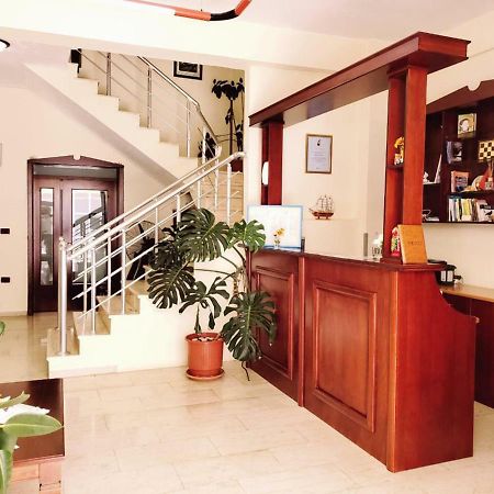 The First Hotel Saranda Экстерьер фото