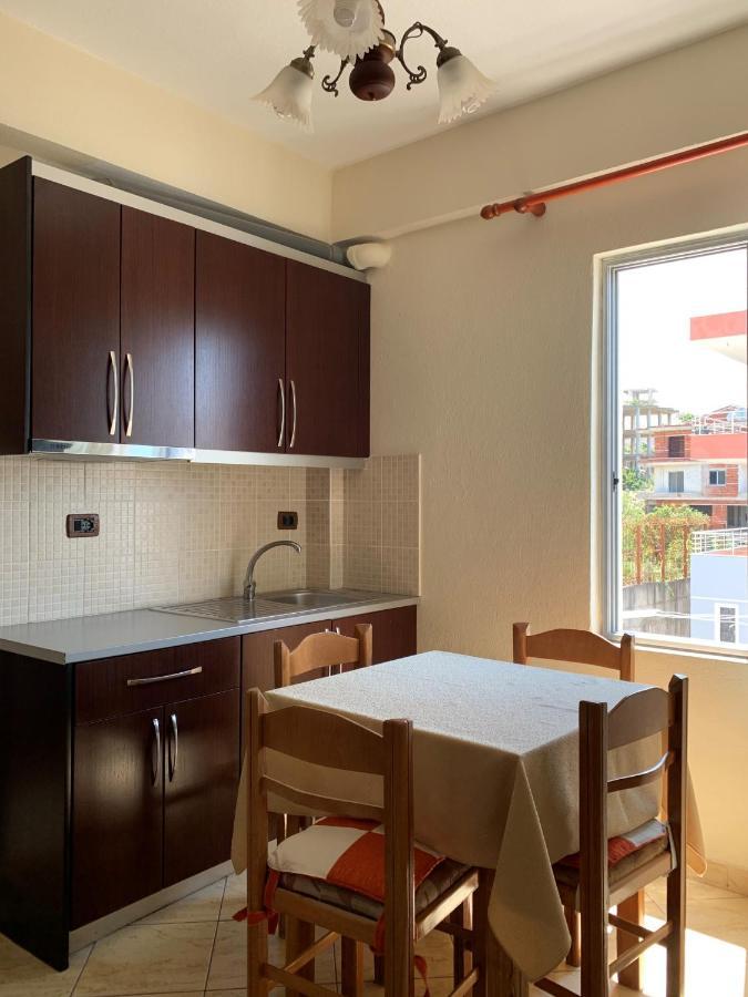 The First Hotel Saranda Экстерьер фото