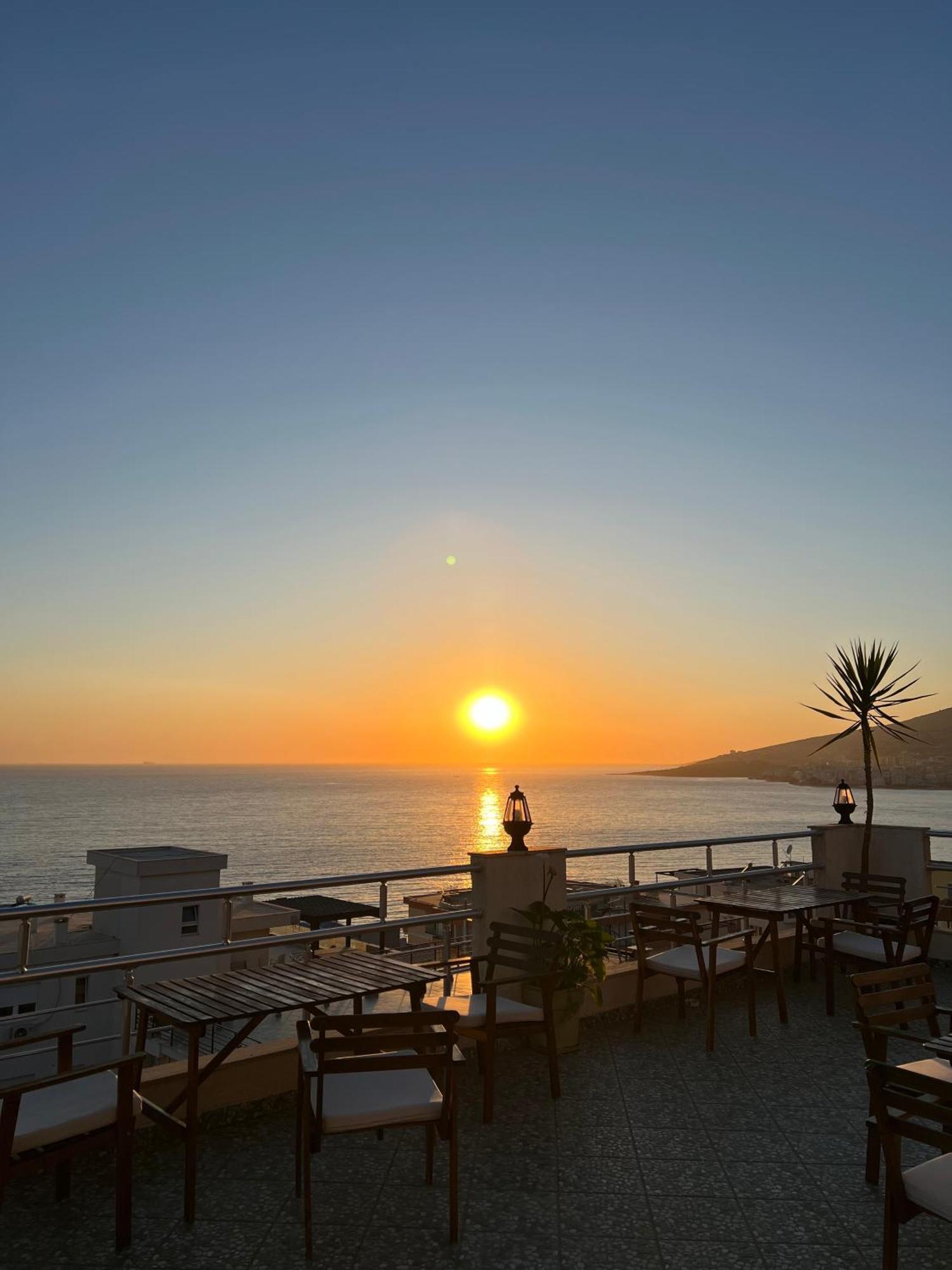 The First Hotel Saranda Экстерьер фото