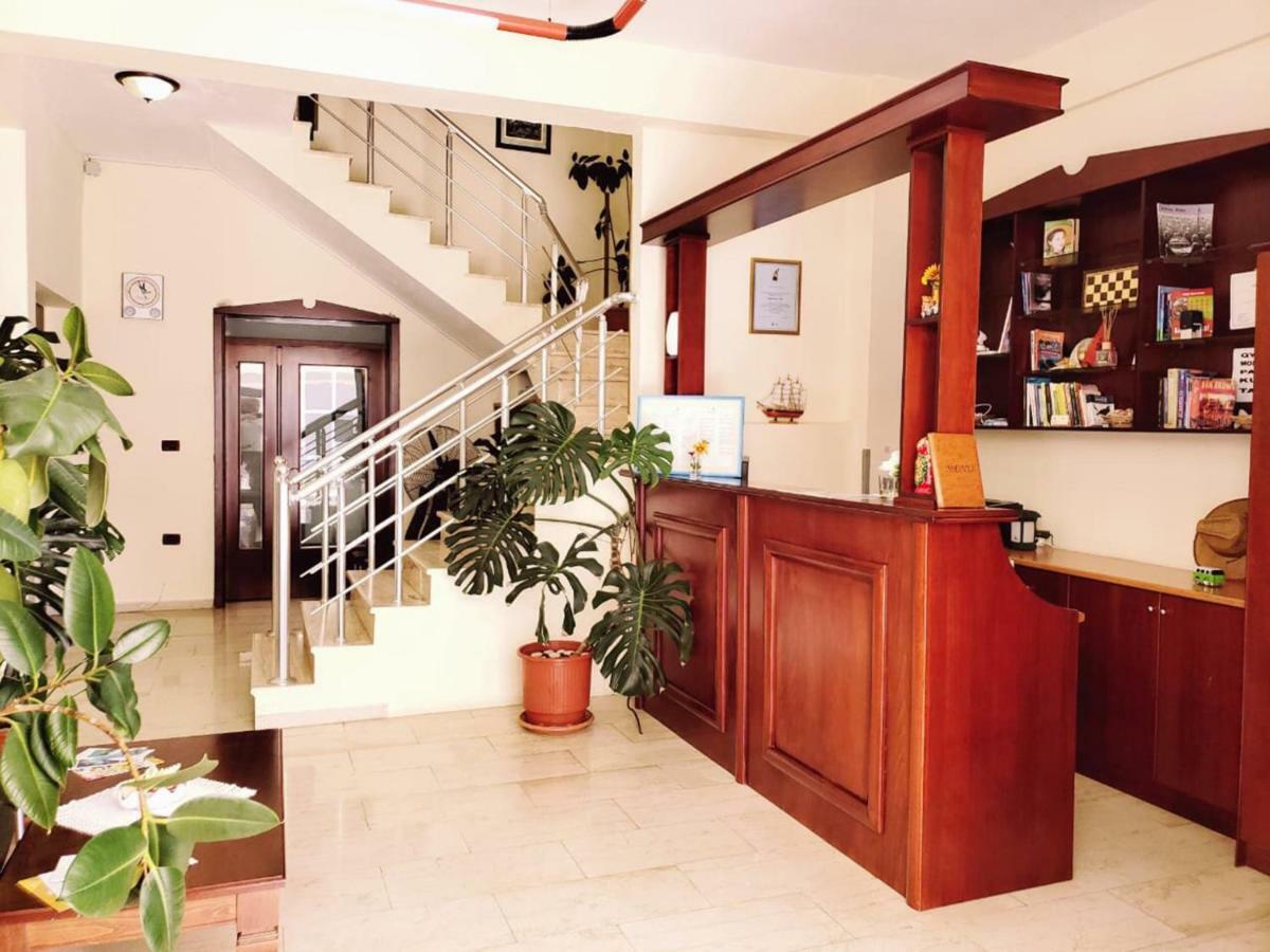 The First Hotel Saranda Экстерьер фото